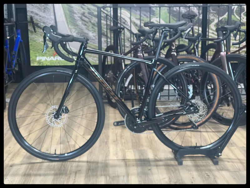 Giant Contend AR 1 Medium Black 2022-1